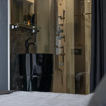 Hidden Bank: Diamonds Apartment *