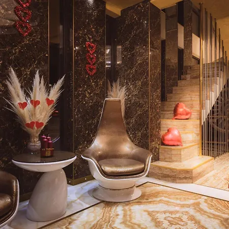 Apartment Hidden Bank: Diamonds *
